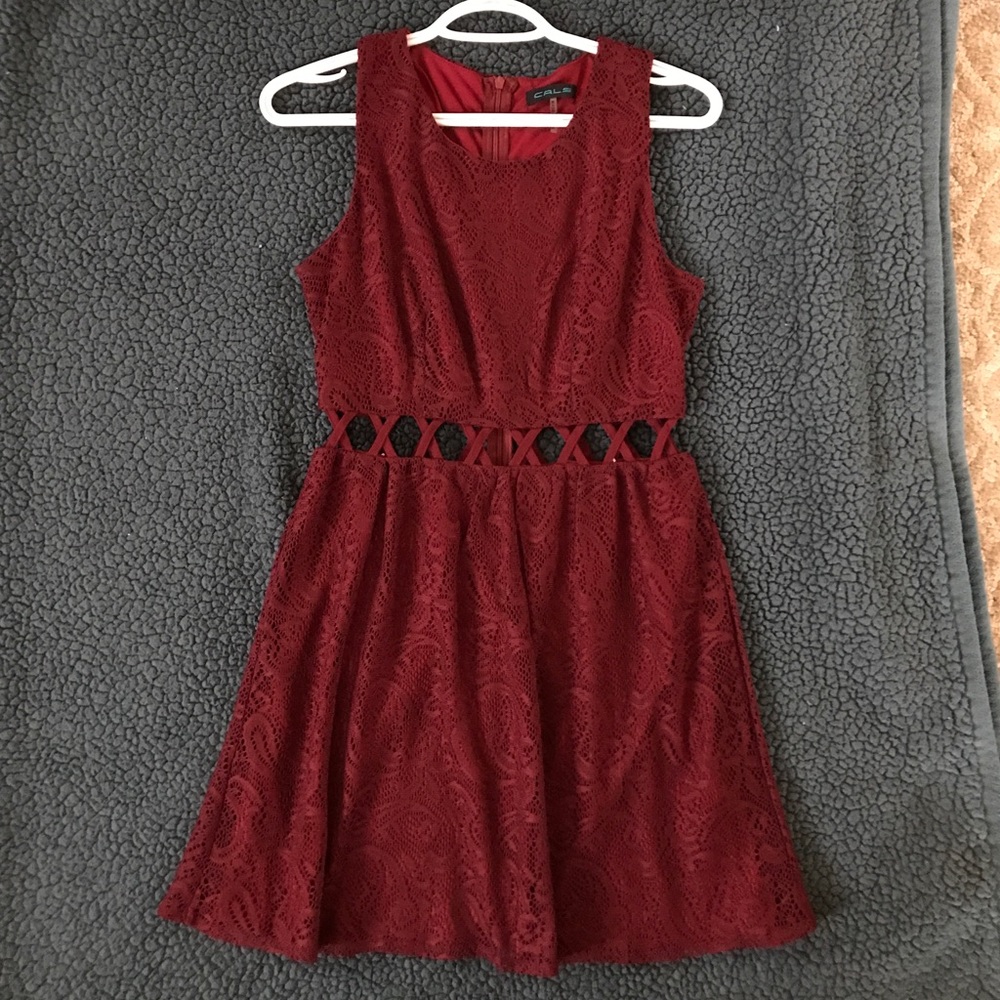 Sleeveless Fit and Flare Lace Dress! ❤️